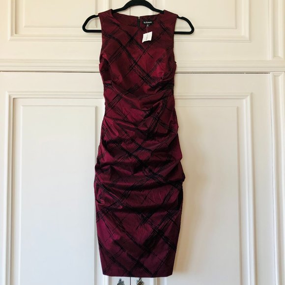 *NWT* Ruched Sleeveless Abstract Print Burgundy Dress - Made in Canada - XXS - Picture 1 of 16